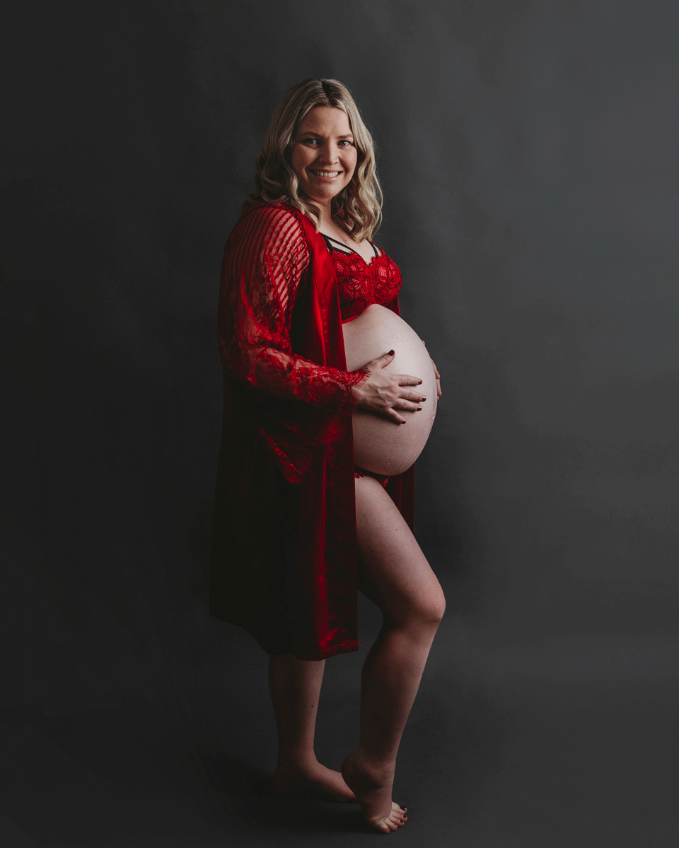 creative maternity photoshoot